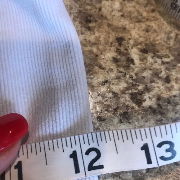 Fashion nova size S/M white one shoulder crop tank Women’sl - Picture 12 of 12